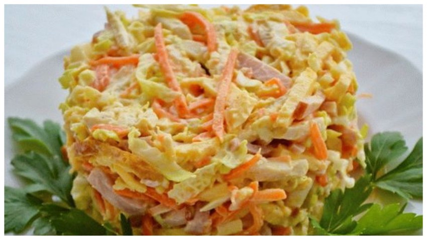 Салат с корейской морковью и курицей и кукурузой