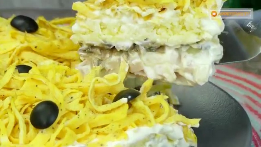 Лапша с яичными блинчиками