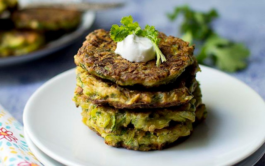 Кабачковые оладьи с сыром мультиварке