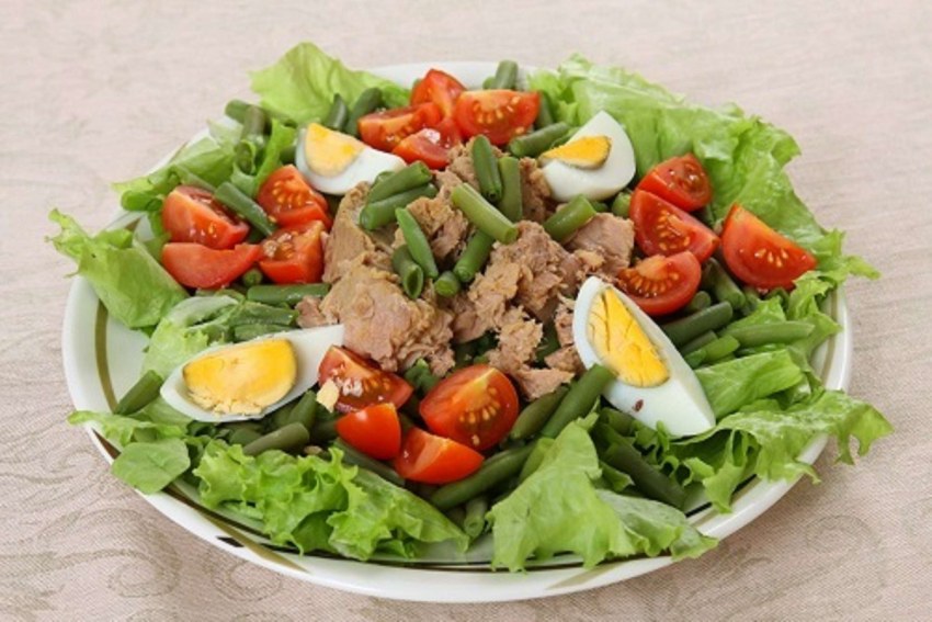 Салат Цезарь с курицей классический