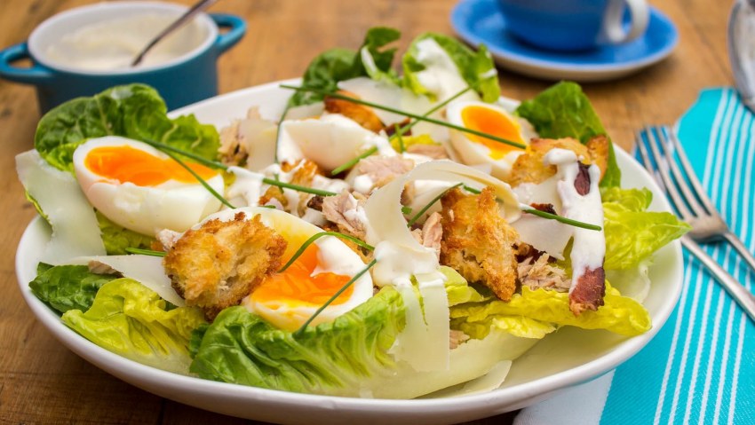 Цезарь с курицей и крутонами