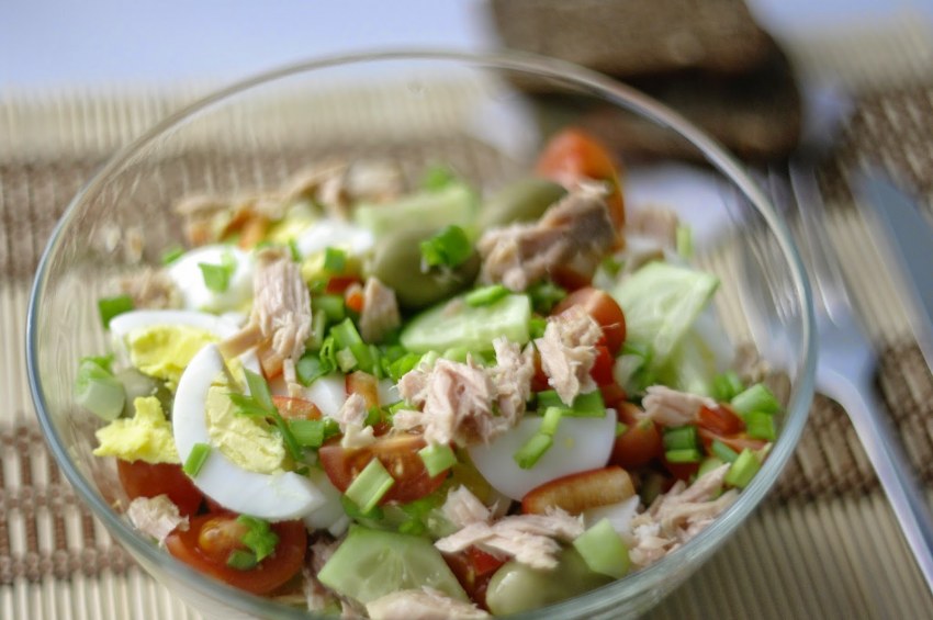 Салат тунец фасоль кукуруза