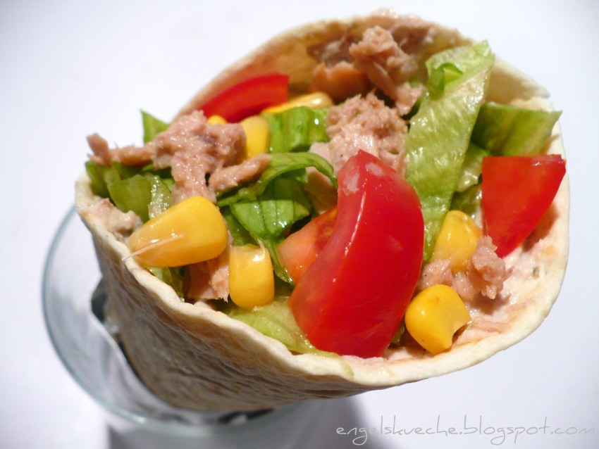 Салат с тунцом и кукурузой