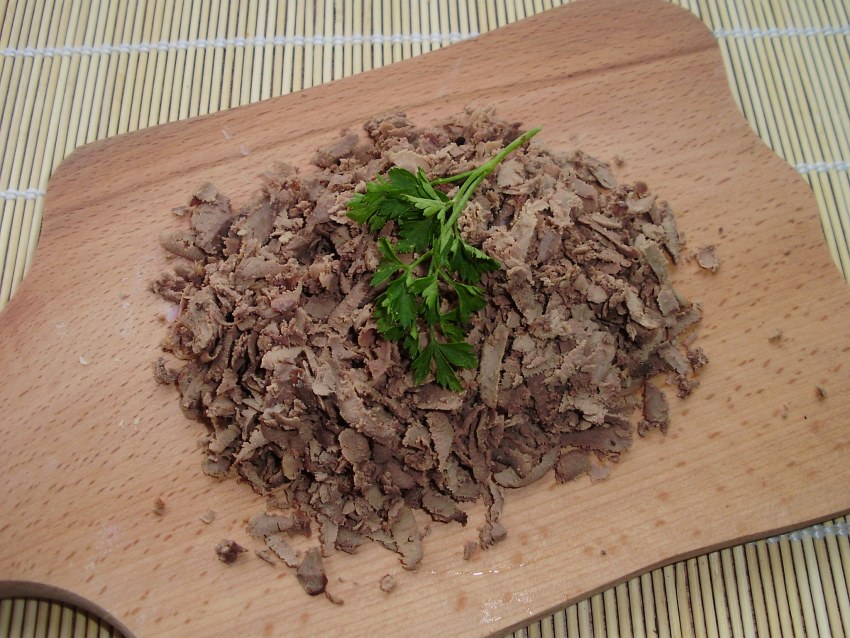 Салат с куриной печенью