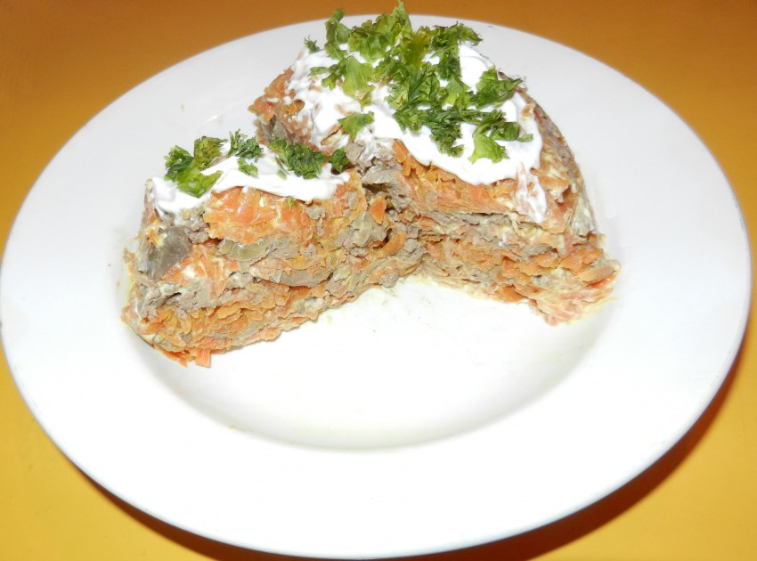 Салат с печенью через мясорубку