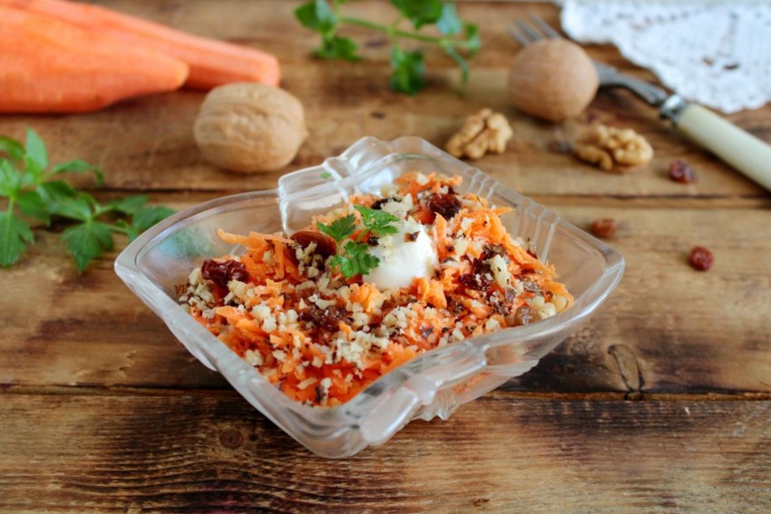 Морковь с изюмом