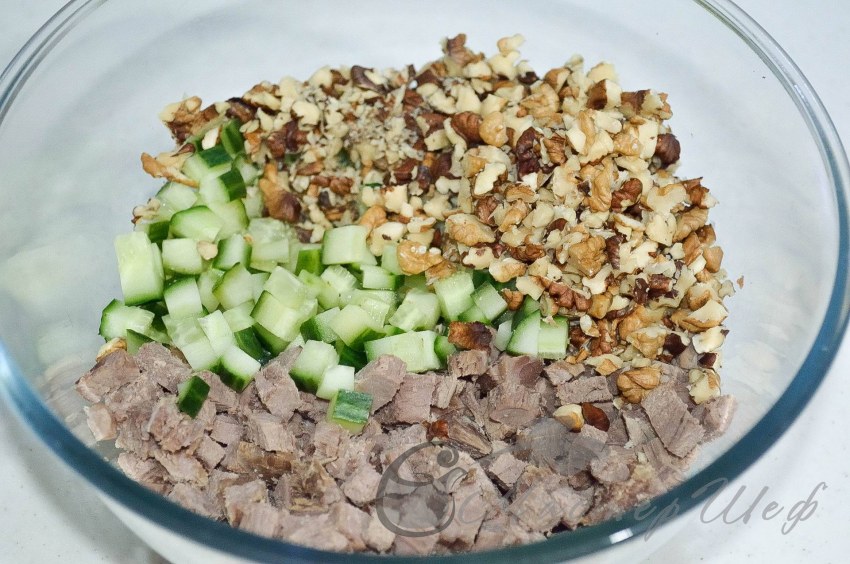 Салат с грецкими орехами