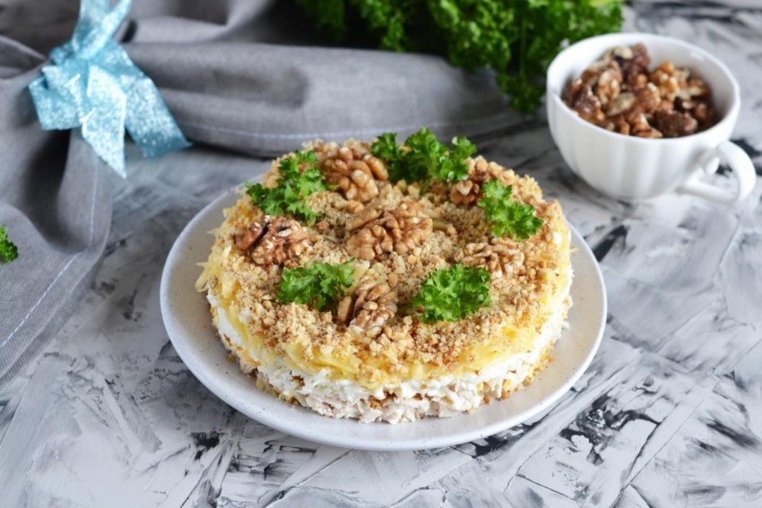 Салат с грецкими орехами