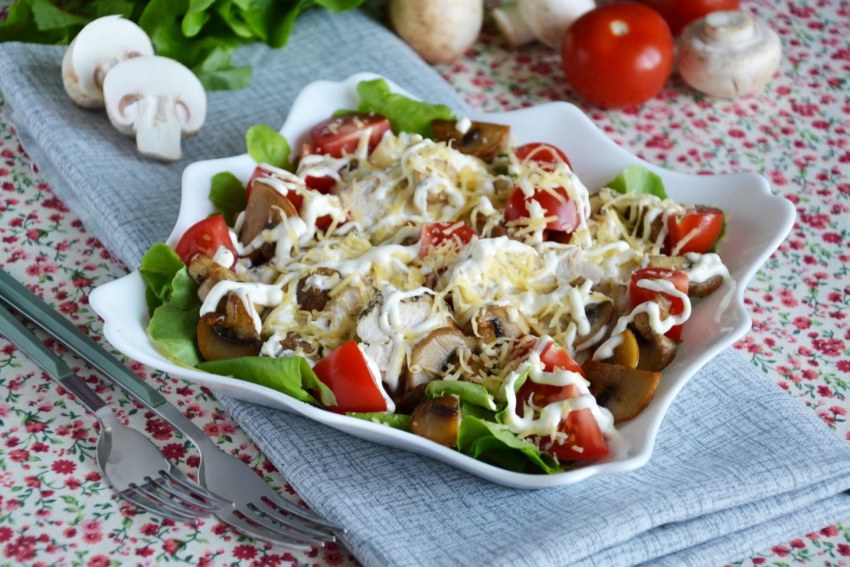 Салат с курицей кукурузой огурцами и яйцами