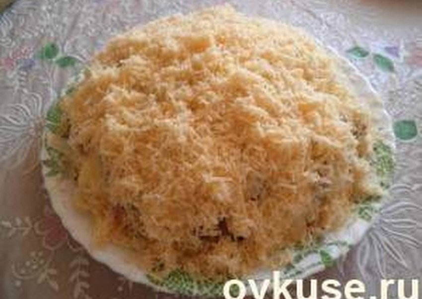 Салат с грудкой и шампиньонами