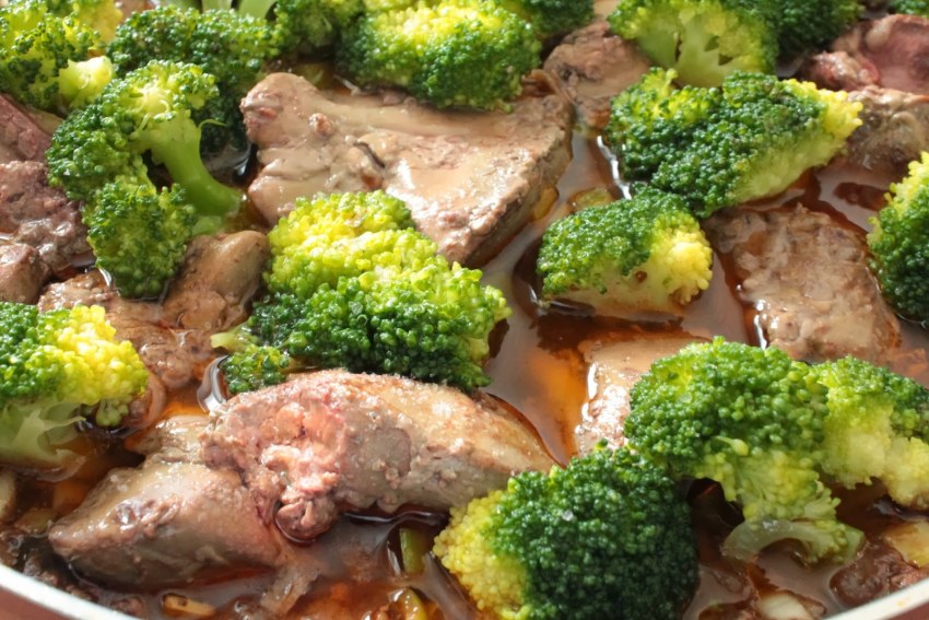 Блюдо с брокколи и курицей