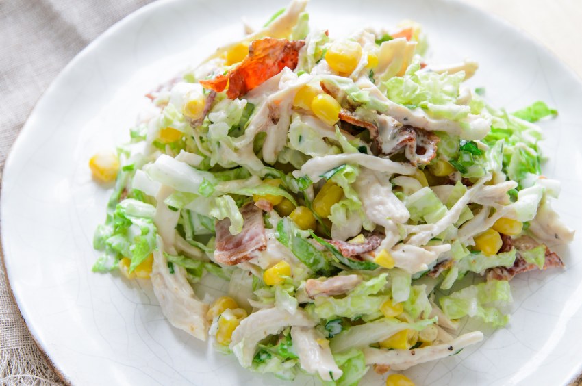 Салат с пекинской капустой и кукурузой