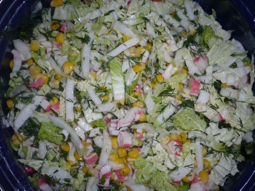Салат с пекинской капустой и куриными сердечками