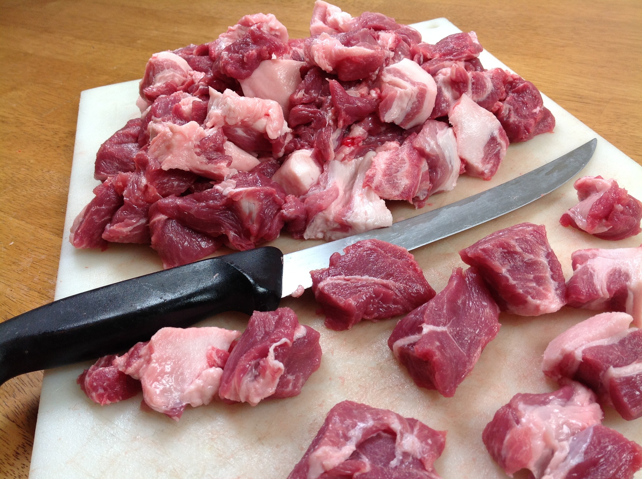 Мясо нарезанное кусочками
