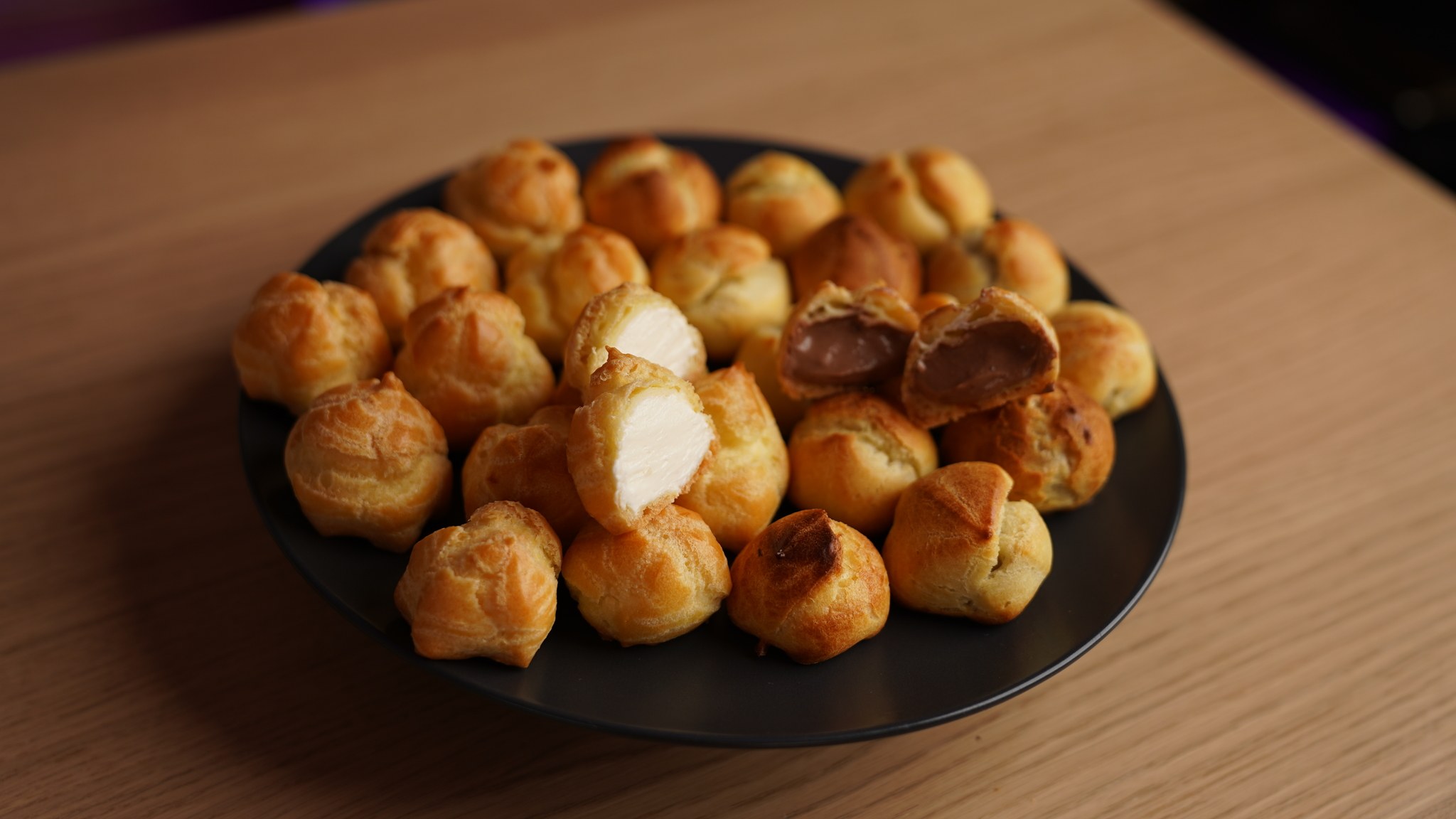 Profiteroles with Peanuts