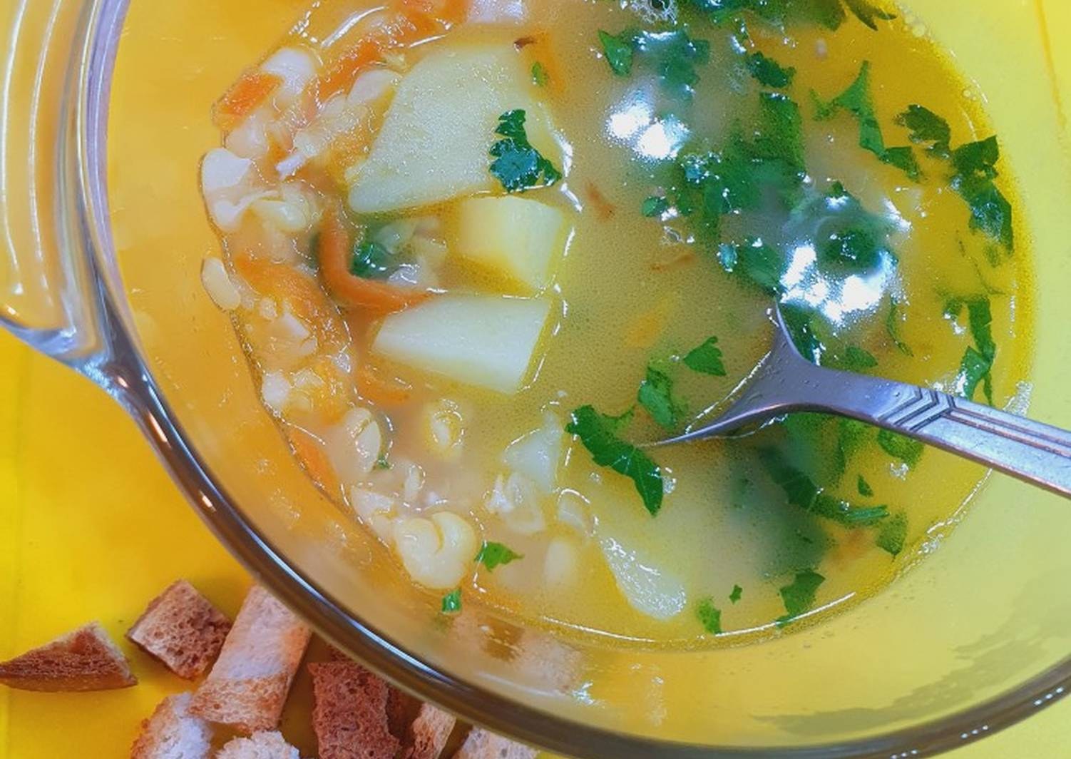 Суп гороховый готово. Горох для супа. Гороховый суп без картошки. Суп обычный. Молочно-гороховый суп.