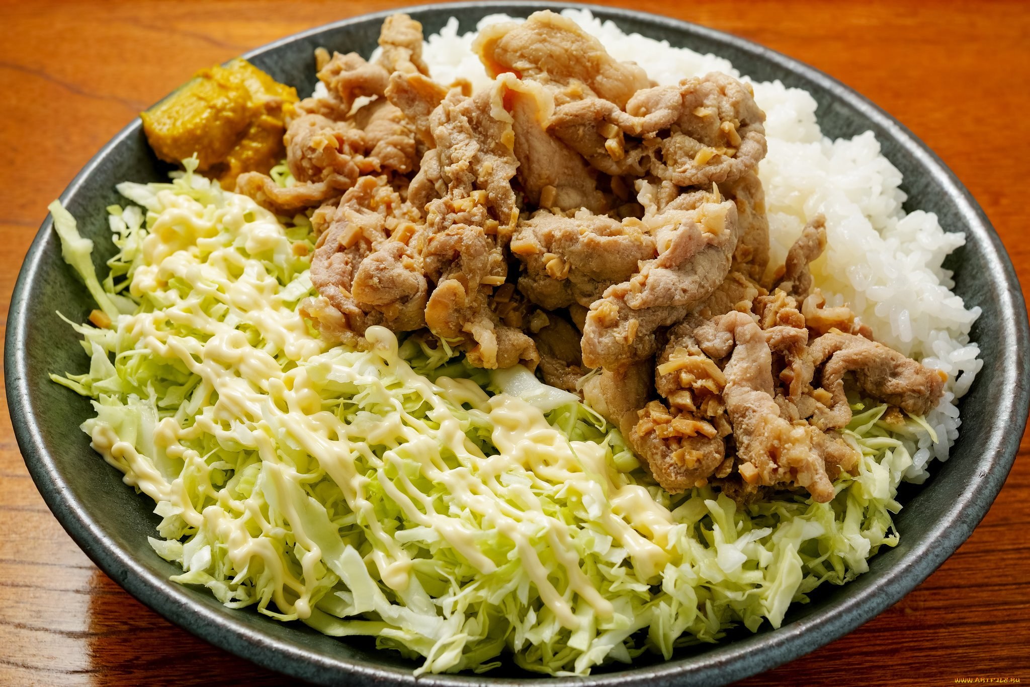Meat rice. Рис с мясом. Вторые блюда с рисом. Блюдо с рисом и мясом. Рис на второе.