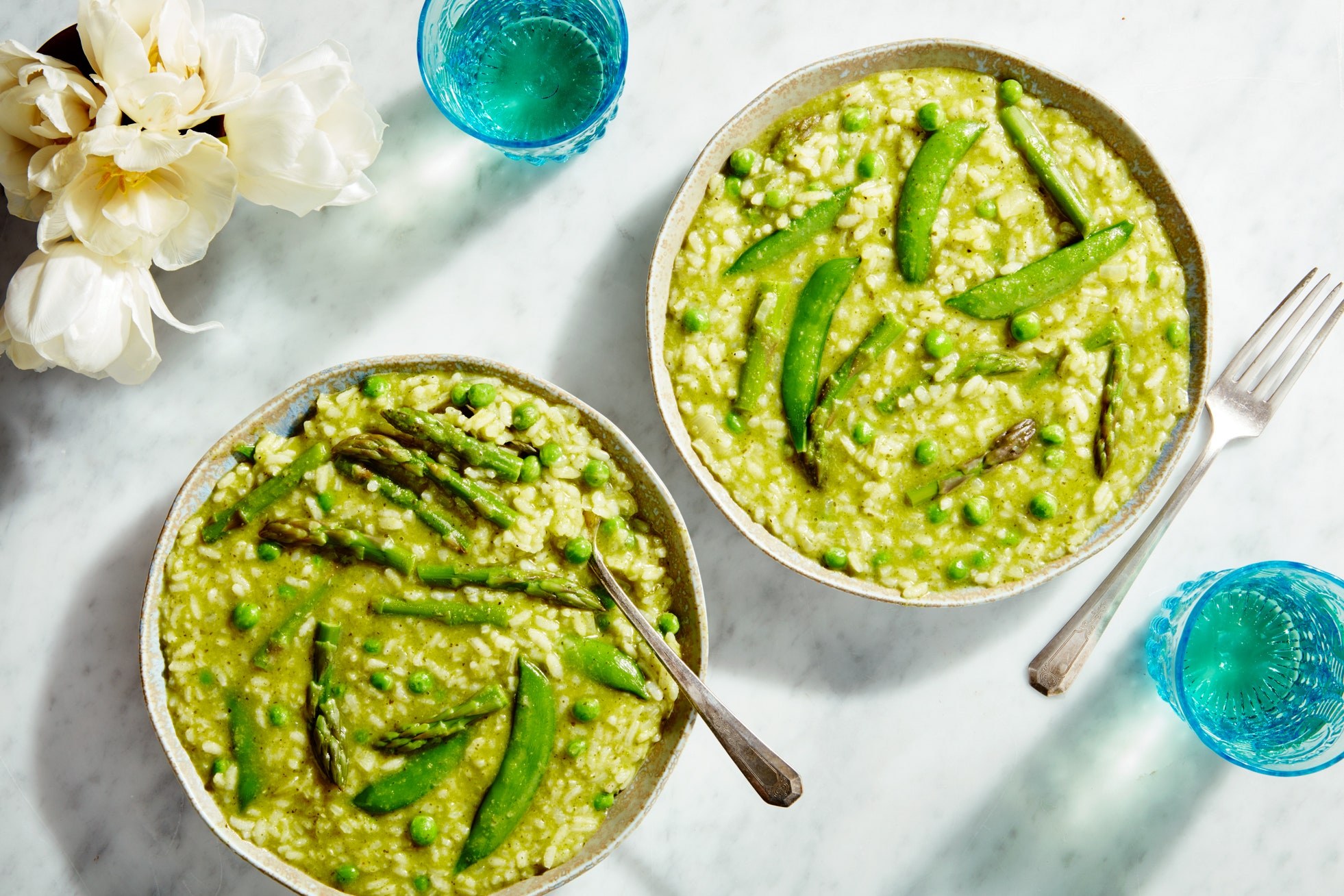 Зеленый рис. Зеленый рис с песто. Spring Pea Risotto рецепт. Рис и горох для омоложения организма приготовление. Peas with Basil.