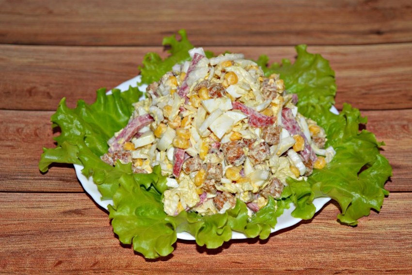Салат с кукурузой