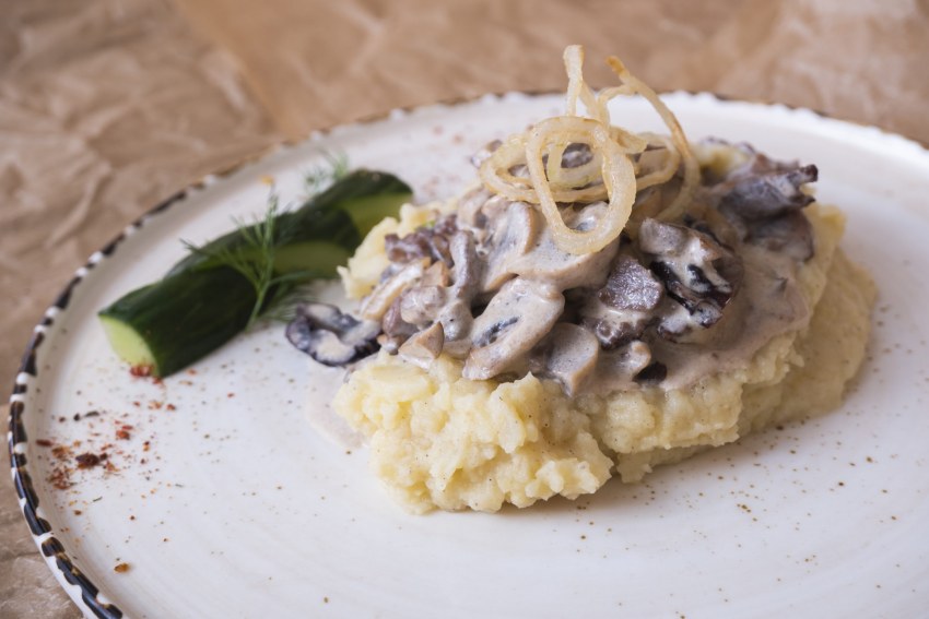 Бефстроганов с говядиной Beef Stroganoff