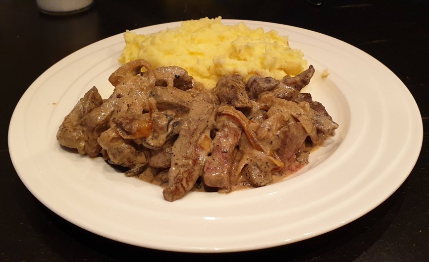 Beef Stroganoff с пюре