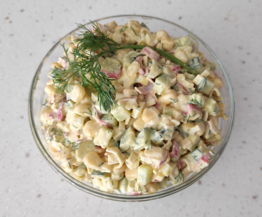 Салат с крабовыми палочками без кукурузы