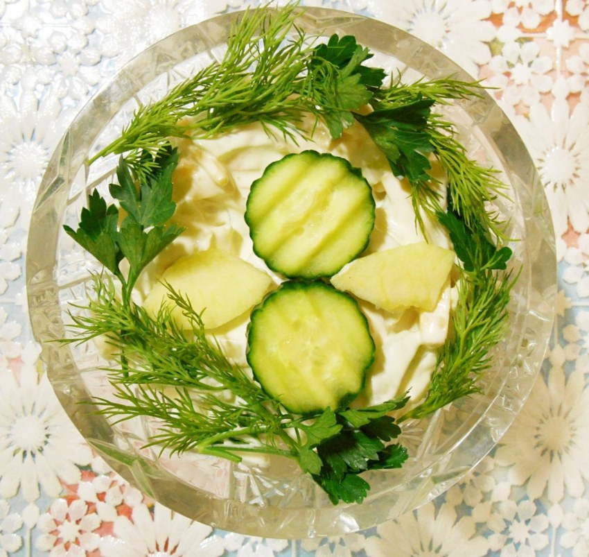 Салат с яблоком