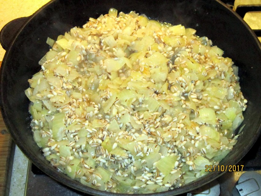 Перловка со свининой