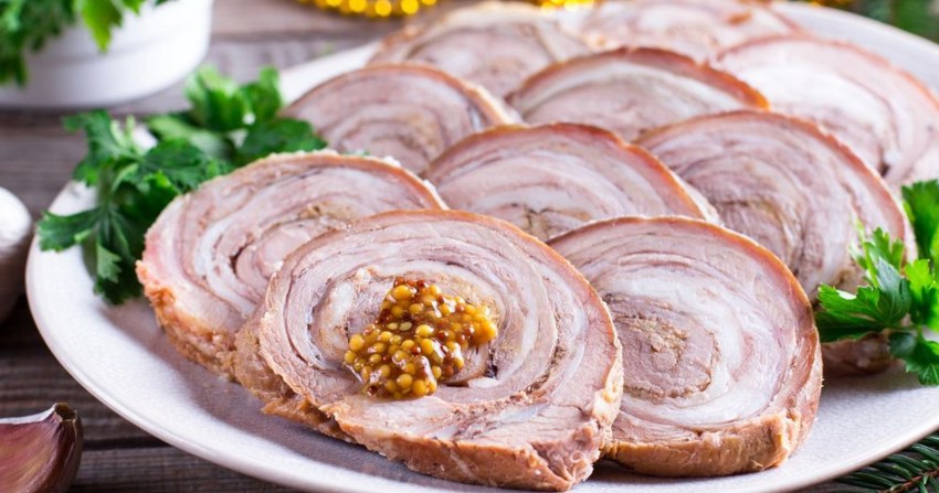 Мясной рулет из свиной брюшины