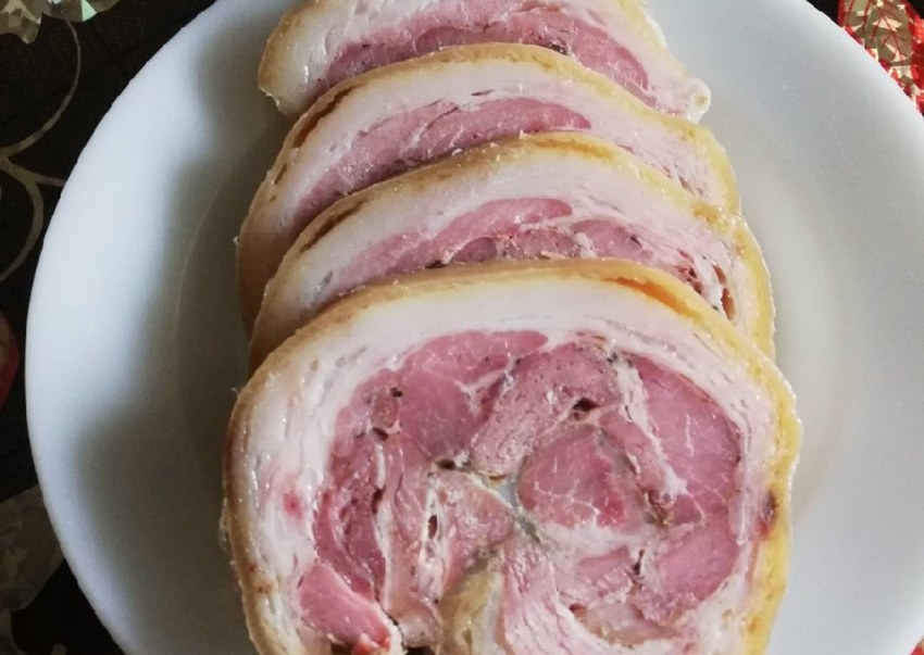 Мясной рулет из рульки