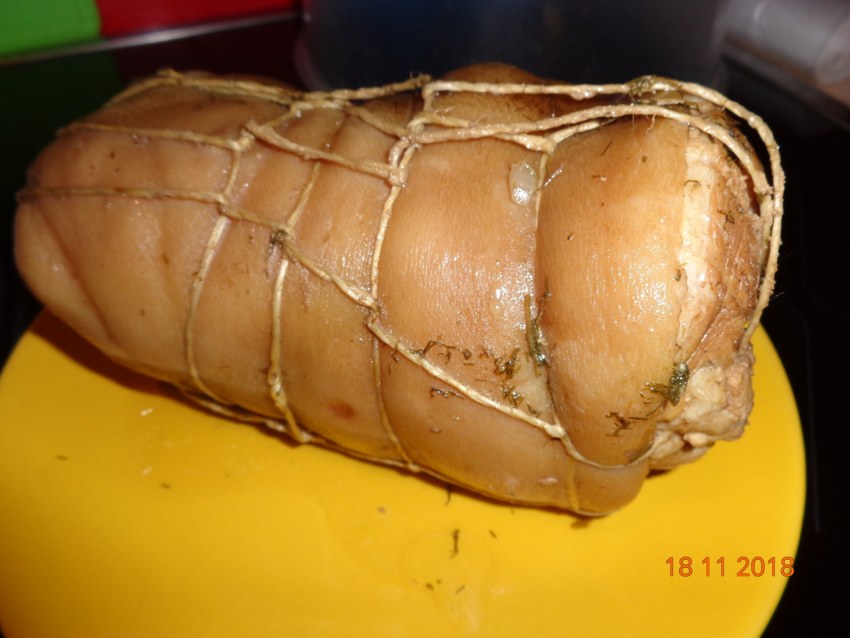 Рулет панчетта мясо