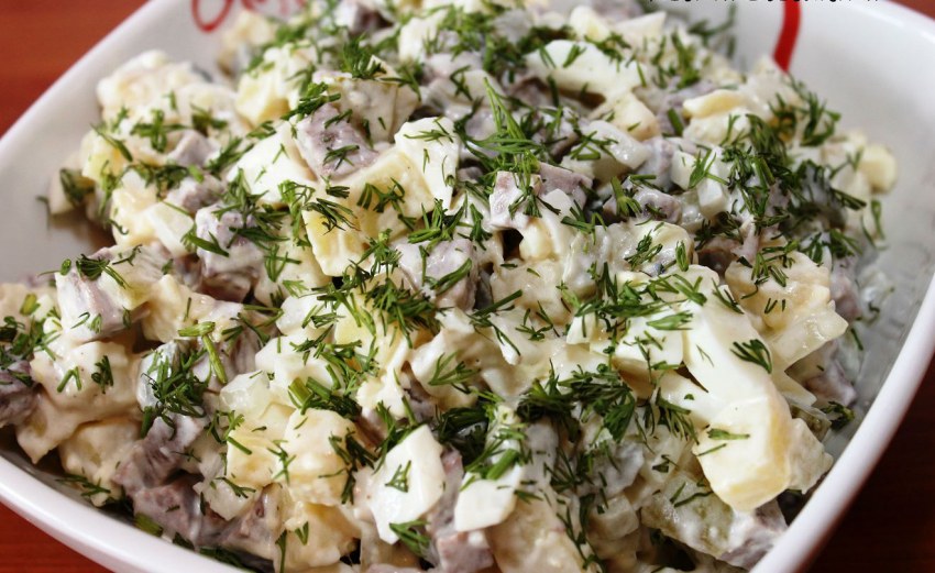 Салат с языком свиным и огурцом и грибами