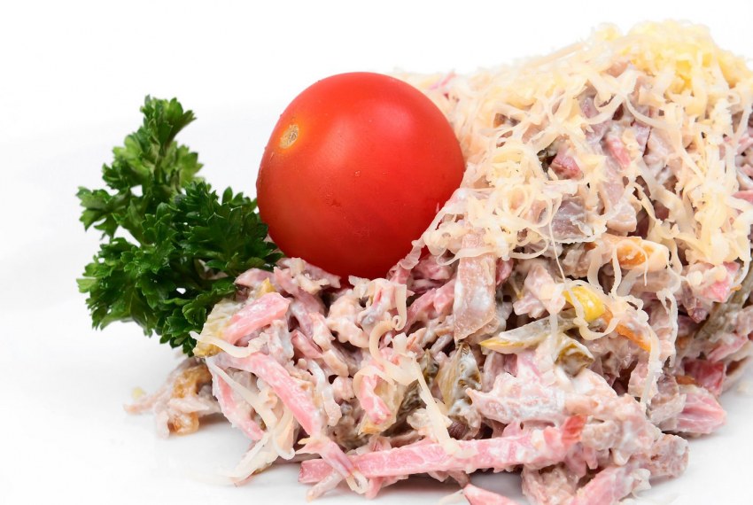 Салат коктейль мясной