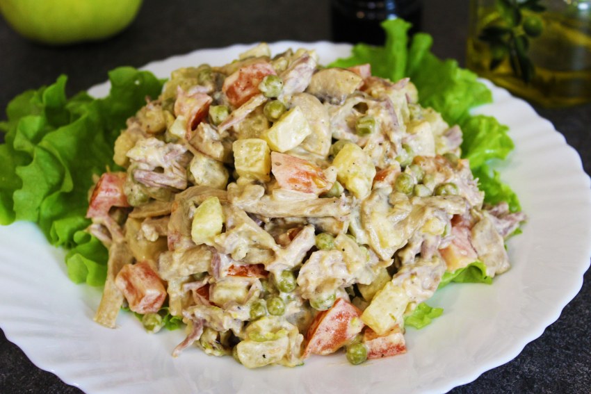 Салат мясной с говядиной