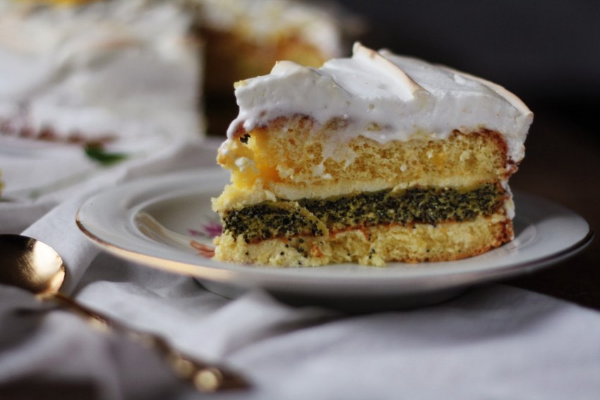 Маковый бисквит с лимонным курдом