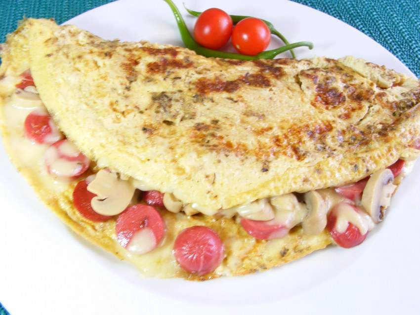 Омлет с рыбой и овощами