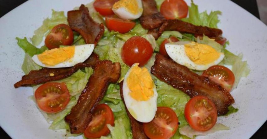Картофельный салат с колбасками