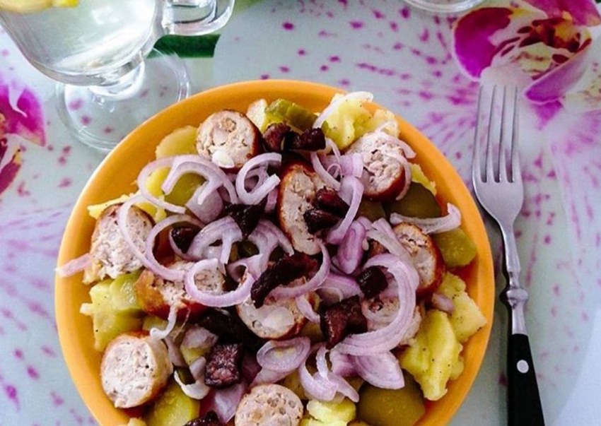 Салат картофельный с солеными огурцами