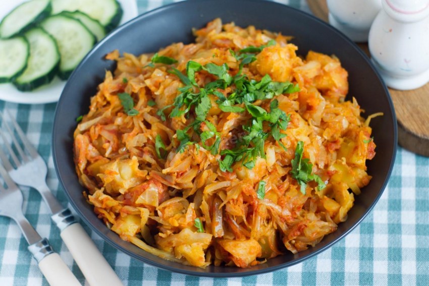 Торт из белокочанной капусты с грибами