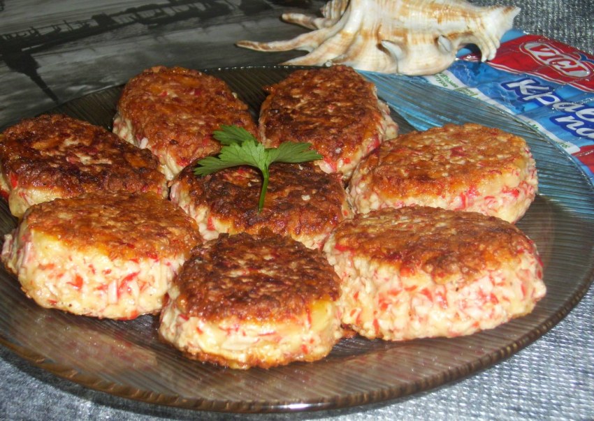 Рыбные котлеты с крабовыми палочками