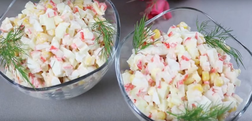 Салат из фунчозы с крабовыми палочками