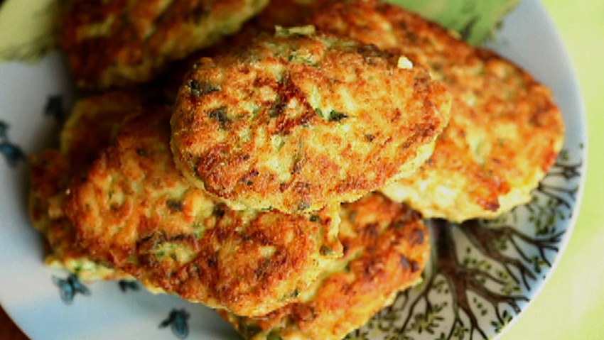 Куриные оладьи из куриной грудки кусочками