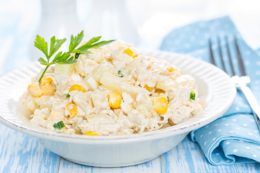 Салат курица ананас кукуруза