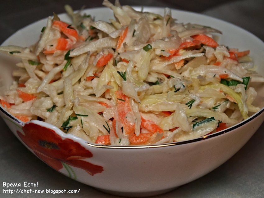 Салат с квашеной капустой и кукурузой