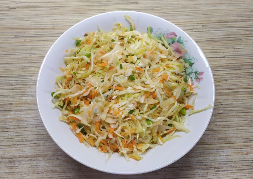 Салат из белокочанной капусты с морковью