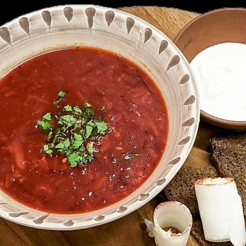 Борщ с гренками