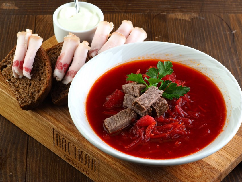 Кубанский борщ с пампушками