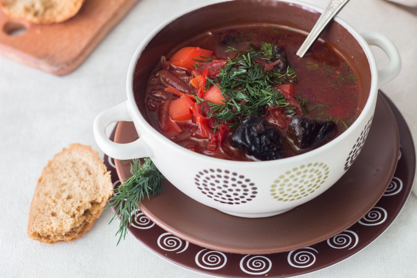 Борщ с капустой и картофелем