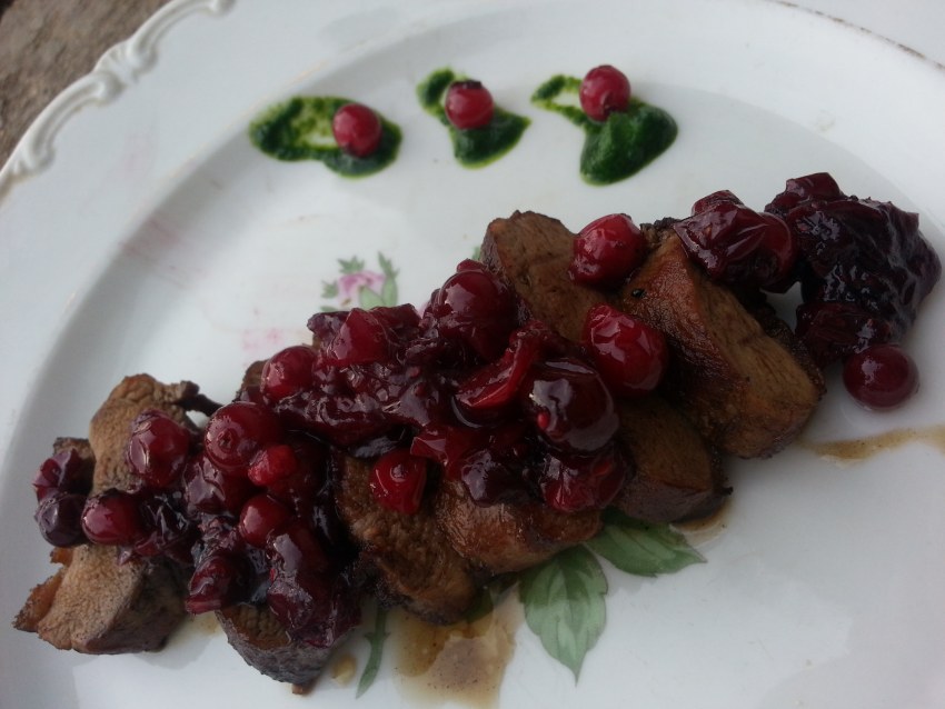 Курица под клюквенным соусом