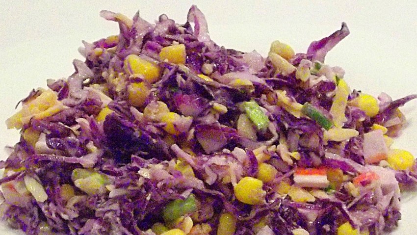 Салат с краснокочанной капустой